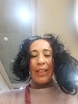 Snapshot of Coeur_de_luxure chatting on March 2026 03:53:02 PM Coeur de luxure online show from March 2026 03:53:02 PM