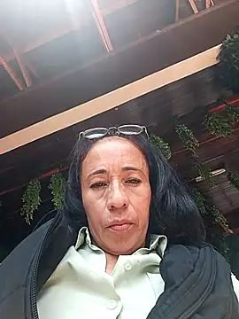 Snapshot of Coeur_de_luxure chatting on March 2026 03:06:01 PM Coeur de luxure online show from March 2026 03:06:01 PM