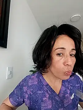 Coeur de luxure online show from November 2025 07:06:02 PM