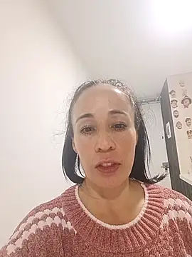 Snapshot of Coeur_de_luxure chatting on January 2026 02:04:01 AM Coeur de luxure online show from January 2026 02:04:01 AM