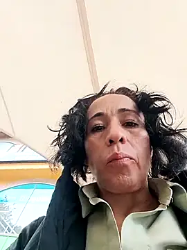 Snapshot of Coeur_de_luxure chatting on March 2026 01:46:02 PM Coeur de luxure online show from March 2026 01:46:02 PM