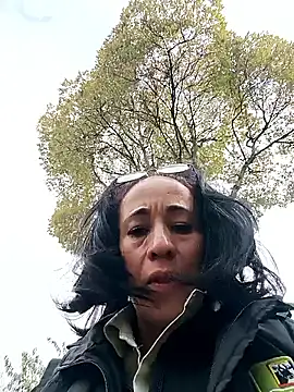 Snapshot of Coeur_de_luxure chatting on February 2026 01:55:02 PM Coeur de luxure online show from February 2026 01:55:02 PM