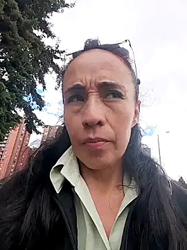 Coeur de luxure online show from November 2025 05:57:01 PM