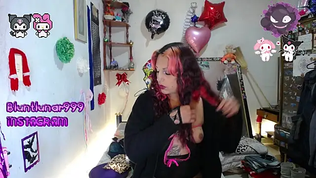 Snapshot of purplekattlyn chatting on March 2025 10:02:02 PM purplekattlyn online show from March 2025 10:02:02 PM