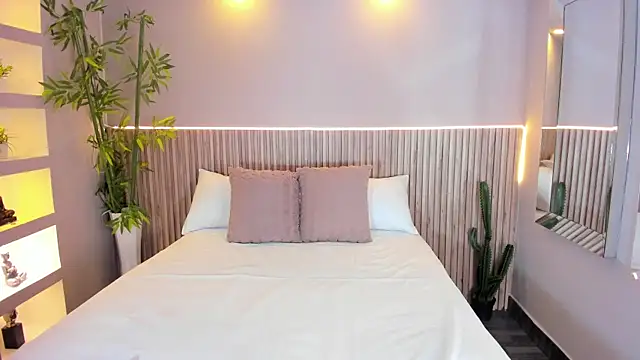 Snapshot of GeorginaReyes chatting on September 2025 11:21:01 PM GeorginaReyes online show from September 2025 11:21:01 PM