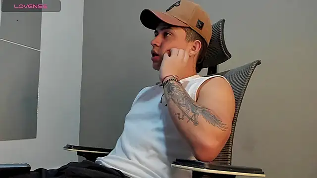 mattiwsmorris  online show from December 2025 10:11:02 PM