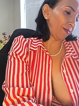 Mrsvictoriaaa online show from May 2026 08:37:01 PM