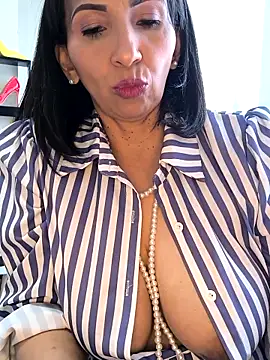 Mrsvictoriaaa online show from April 2026 08:04:02 PM