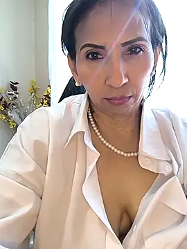 Mrsvictoriaaa online show from May 2026 08:45:02 PM
