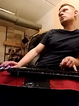 VickyDevilEU online show from October 2025 09:03:01 PM