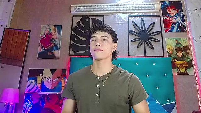 Snapshot of LiamAndrewzz chatting on December 2025 04:52:01 PM LiamAndrewzz online show from December 2025 04:52:01 PM