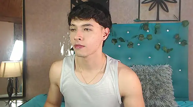 LiamAndrewzz online show from February 2025 08:10:01 PM