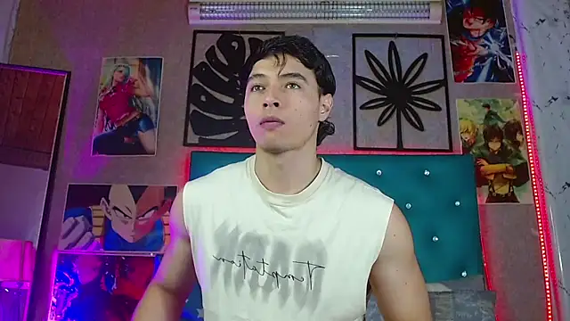 LiamAndrewzz online show from April 2026 04:30:01 AM