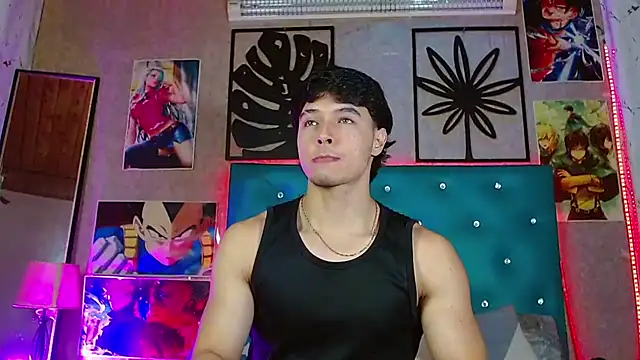 Snapshot of LiamAndrewzz chatting on June 2026 05:05:02 AM LiamAndrewzz online show from June 2026 05:05:02 AM