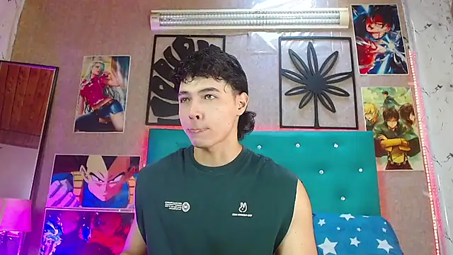 Snapshot of LiamAndrewzz chatting on December 2025 06:18:02 PM LiamAndrewzz online show from December 2025 06:18:02 PM