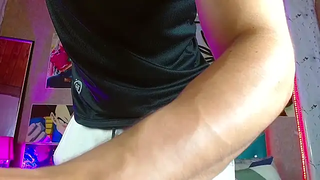 LiamAndrewzz online show from February 2026 04:45:02 AM