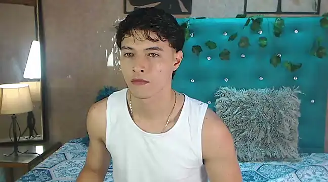 LiamAndrewzz online show from March 2025 05:22:02 PM