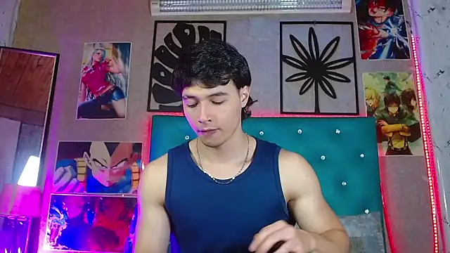 LiamAndrewzz online show from May 2026 04:23:01 AM
