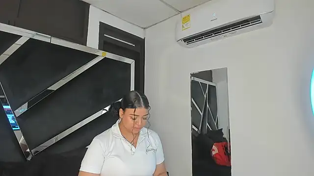 Rubyxht online show from October 2025 12:39:02 PM