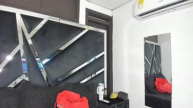 Rubyxht online show from October 2025 12:47:02 PM