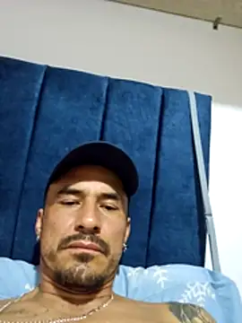 Iuver online show from February 2026 11:05:02 PM