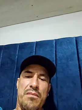 Iuver online show from February 2026 11:38:01 PM