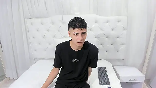 frank jhonsson online show from December 2025 05:16:01 PM