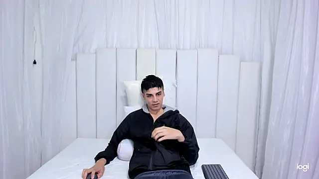 frank jhonsson online show from November 2025 03:27:01 PM