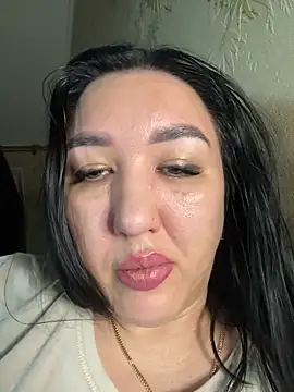 Snapshot of Naughtbaby_2025 chatting on November 2025 04:02:01 AM Naughtbaby 2025 online show from November 2025 04:02:01 AM