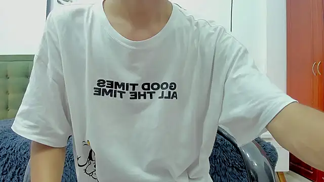 Johann sex online show from November 2025 04:28:01 PM