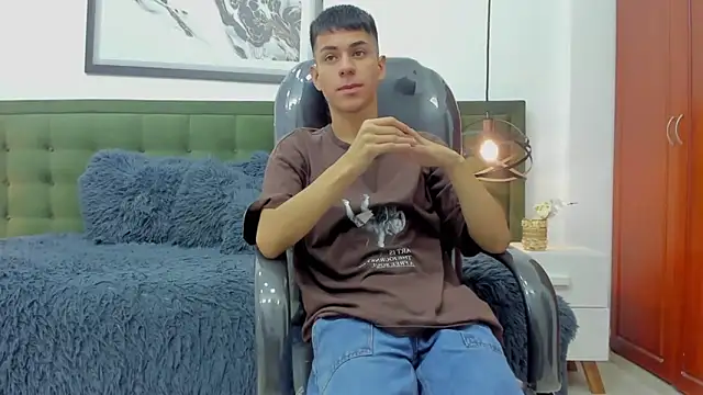 Johann sex online show from November 2025 03:12:02 PM