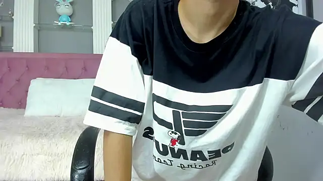 Snapshot of Johann_sex chatting on September 2025 05:30:01 PM Johann sex online show from September 2025 05:30:01 PM