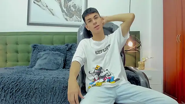 Johann sex online show from December 2025 05:01:01 PM