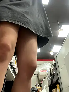 Snapshot of AlishaPrettyBlade chatting on November 2025 11:36:02 AM AlishaPrettyBlade online show from November 2025 11:36:02 AM