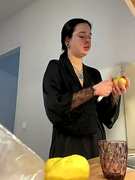 AlishaPrettyBlade online show from December 2025 01:13:02 PM