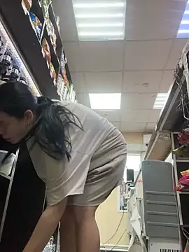 Snapshot of AlishaPrettyBlade chatting on October 2025 09:42:02 AM AlishaPrettyBlade online show from October 2025 09:42:02 AM