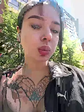 Snapshot of AlishaPrettyBlade chatting on June 2026 05:06:01 AM AlishaPrettyBlade online show from June 2026 05:06:01 AM