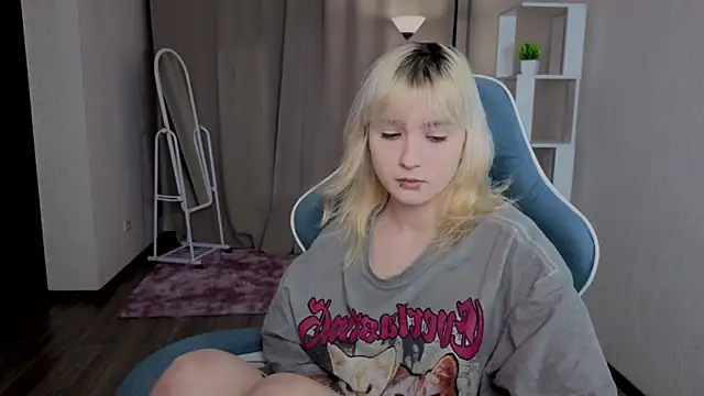 Nasy online show from November 2025 06:41:02 PM