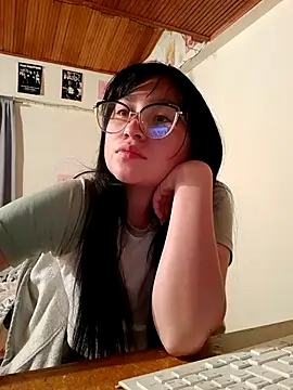 Arielle lov online show from October 2025 02:26:01 AM