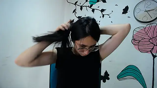 Arielle lov online show from February 2025 06:31:01 PM