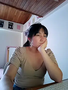Arielle lov online show from October 2025 09:49:01 PM