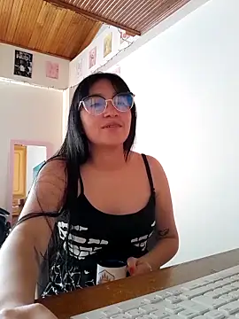 Arielle lov online show from October 2025 08:42:01 PM