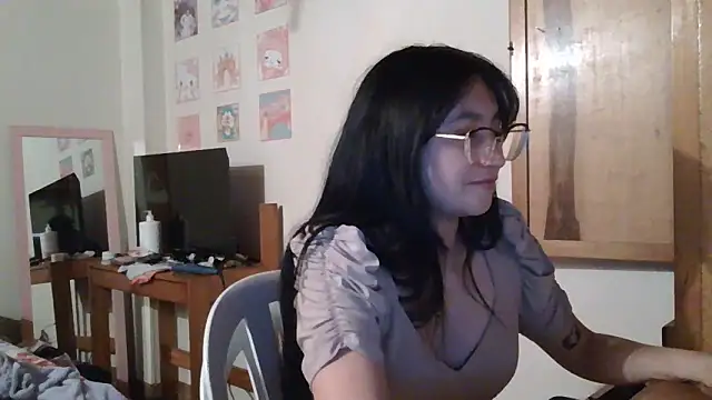 Arielle lov online show from November 2025 11:42:02 PM