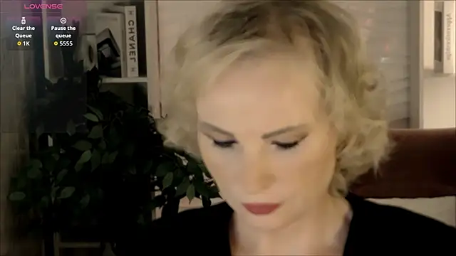 Sandra Kind online show from October 2025 05:50:01 AM