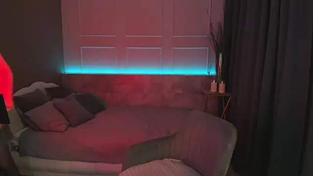 Sandra Kind online show from March 2025 05:59:02 AM