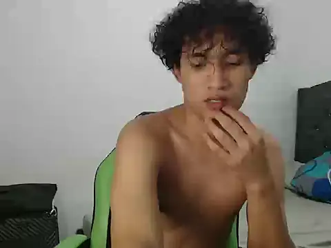 Boy coll online show from May 2026 06:40:01 AM
