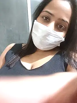 COZY ROZI online show from November 2025 05:05:01 PM