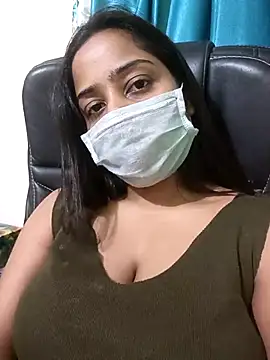 COZY ROZI online show from October 2025 05:45:01 PM