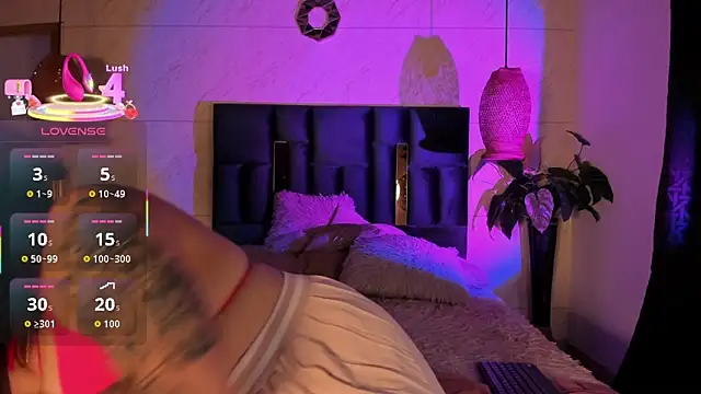 Snapshot of Susana_Williamss chatting on November 2025 08:53:02 PM Susana Williamss online show from November 2025 08:53:02 PM