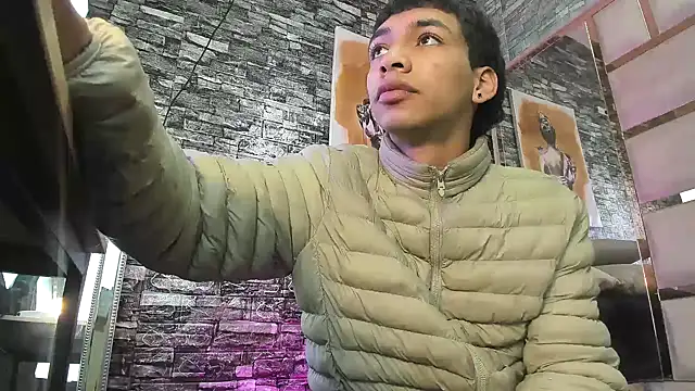 Danny Luxx online show from February 2026 03:08:02 AM